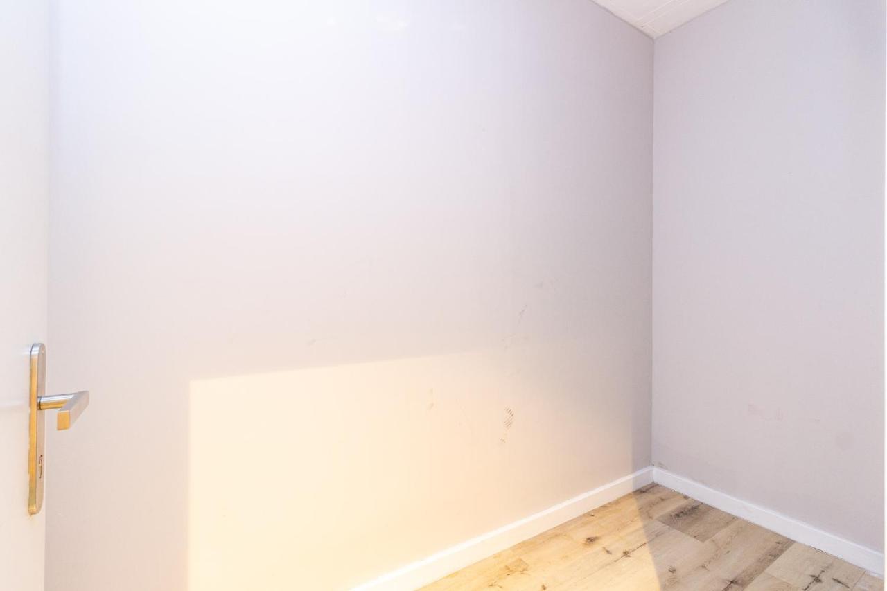 Modern Studio On Bree Street, Apartamento *